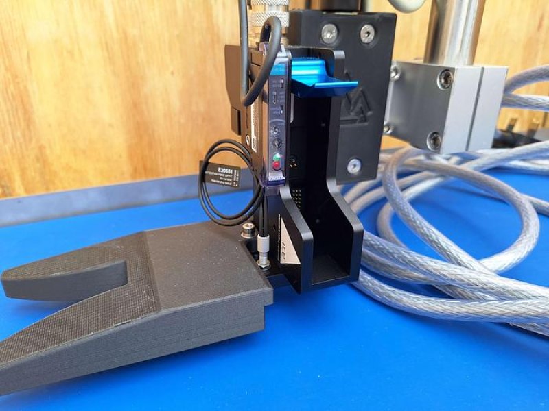 Clearmark ICE Viper plus Thermal Inkjet Coder with Stainless Steel Conveyor