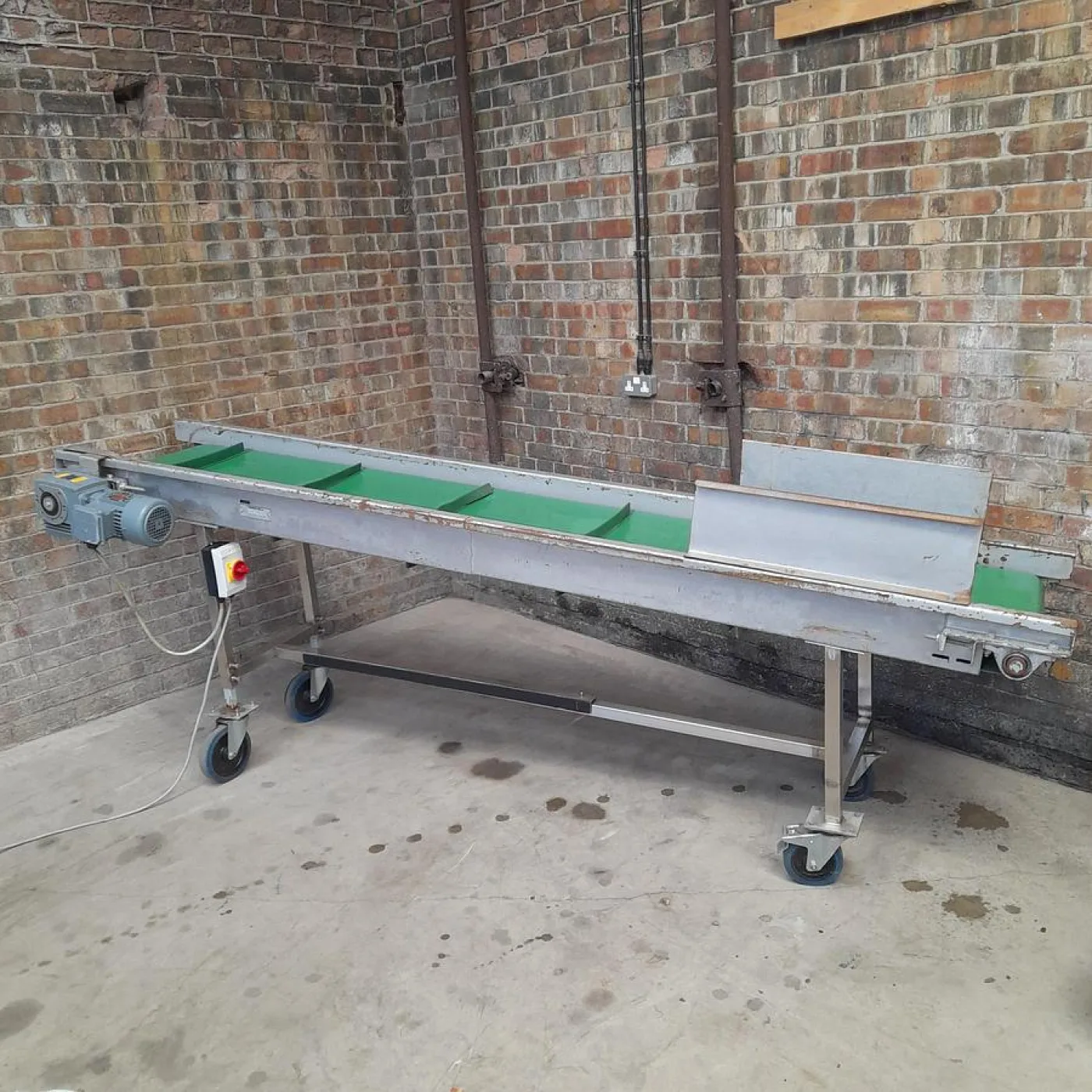 R J Herbert Engineering Incline Conveyor - 1