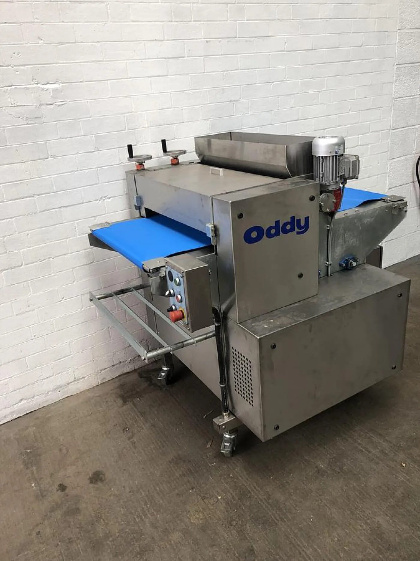 Oddy Short Bed Pinner Serviced with New Belts Fitted - 2