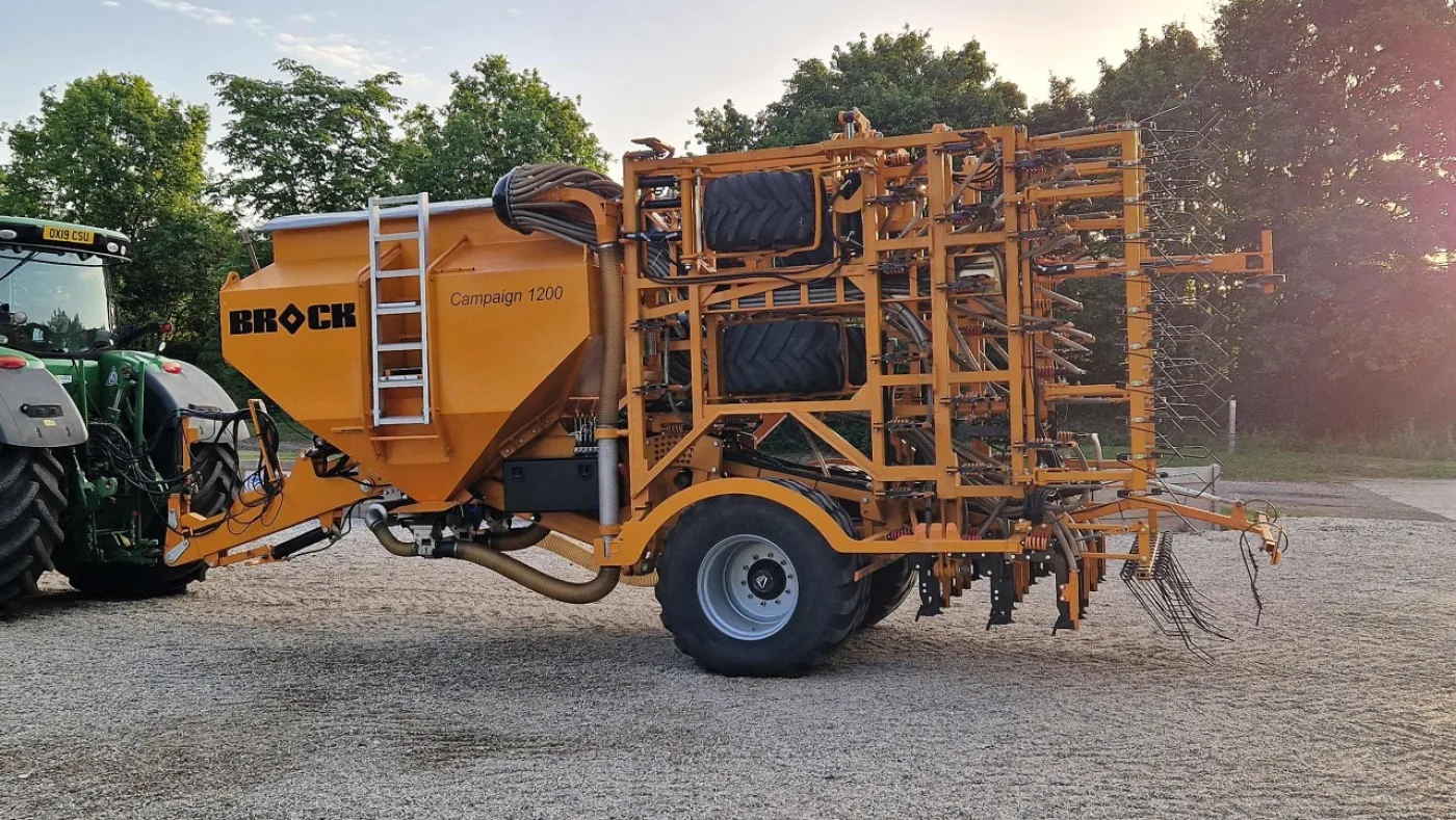 BROCK Campaign 12m trailed Tine Drill - 3