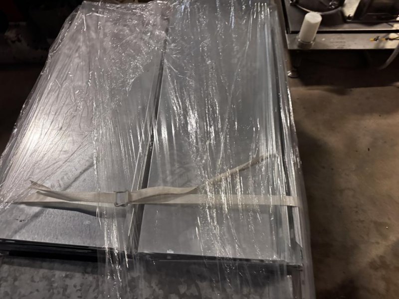 Metal shelving system