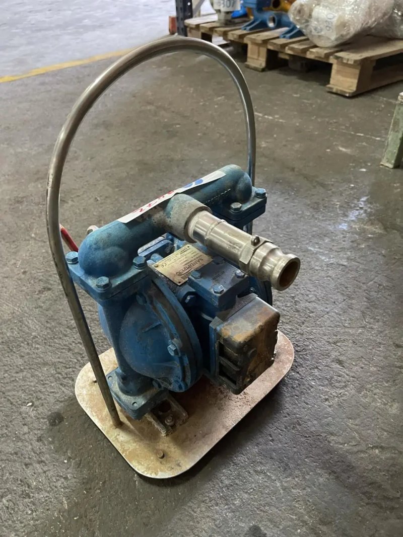 USED AODD SANDPIPER S15 B1A1WABS000 AIR OPERATED DOUBLE DIAPHRAGM PUMP