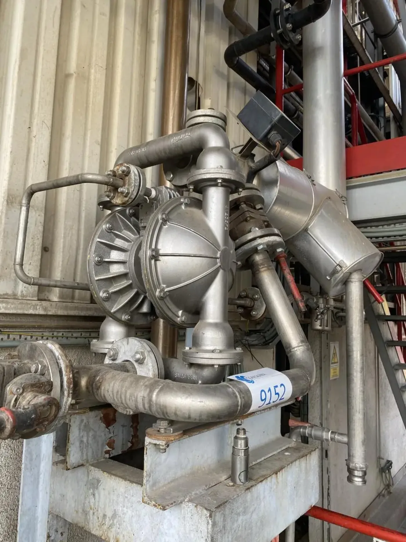 USED AODD VERSA-MATIC E2 AIR OPERATED DUAL DIAPHRAGM PUMP - 4