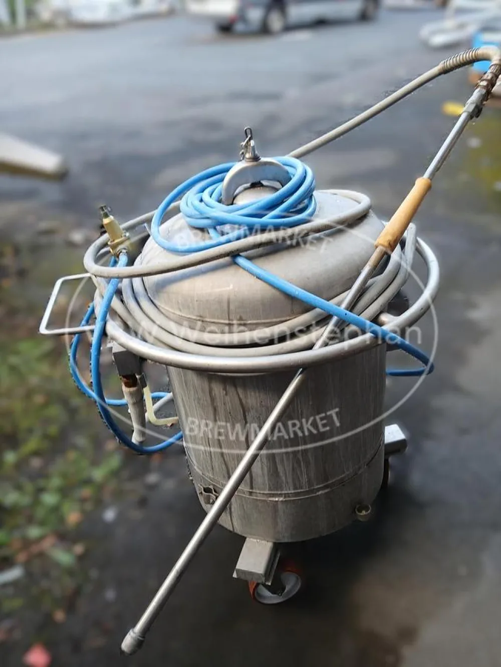Foam gun