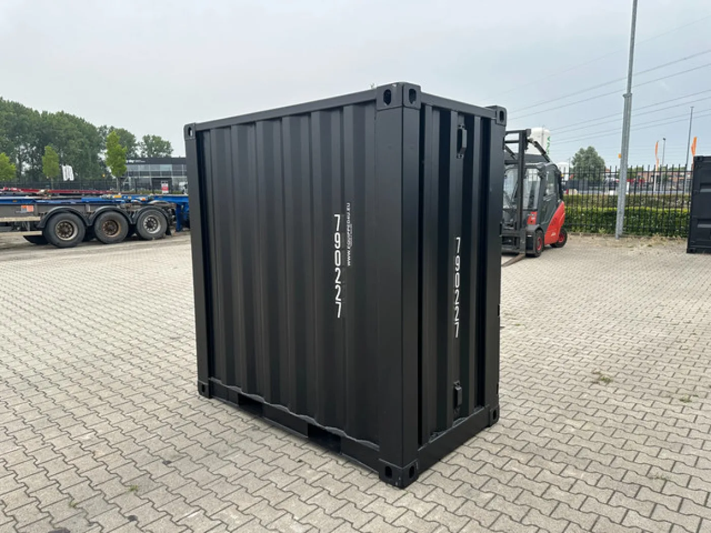 NEW 4FT DV container / RAL 9005 (black) / 3x available - 7