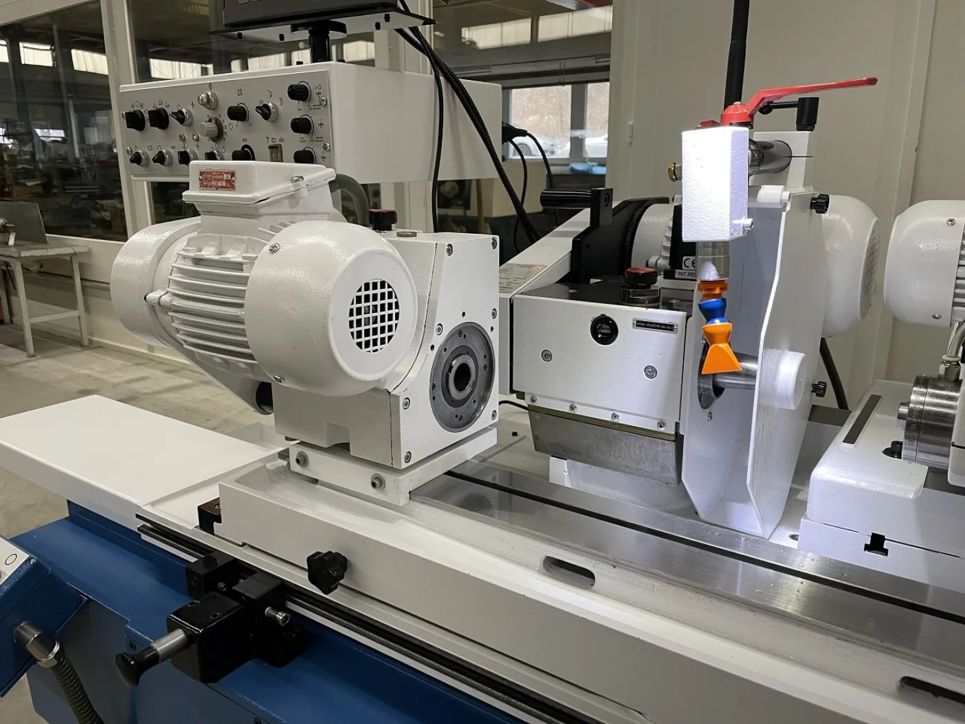 RECTIFIEUSE CYLINDRIQUE “STUDER” TYPE S-20 12 - 3