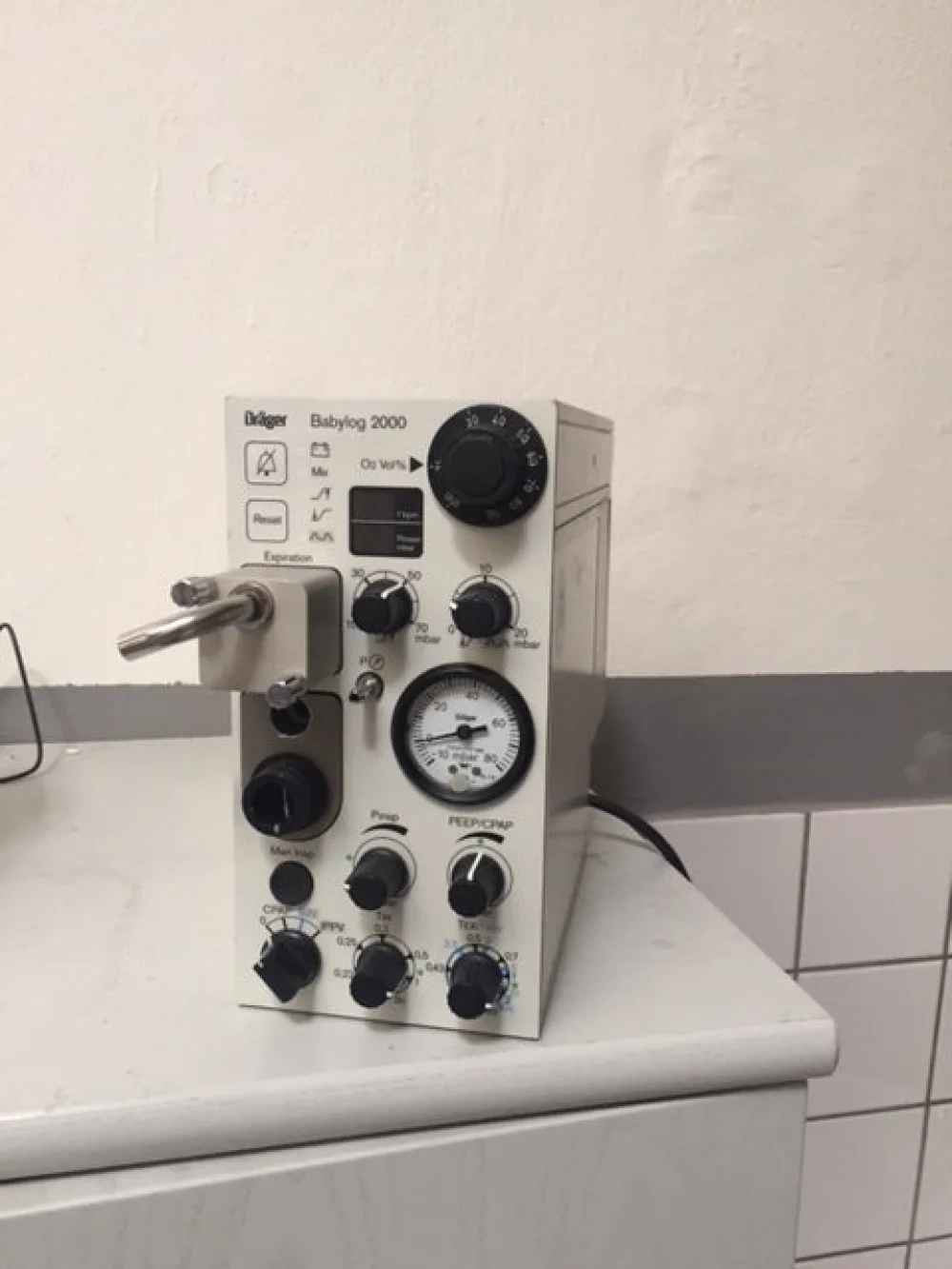 Dräger Babylog 2000 Beatmungsgerät für Kinder