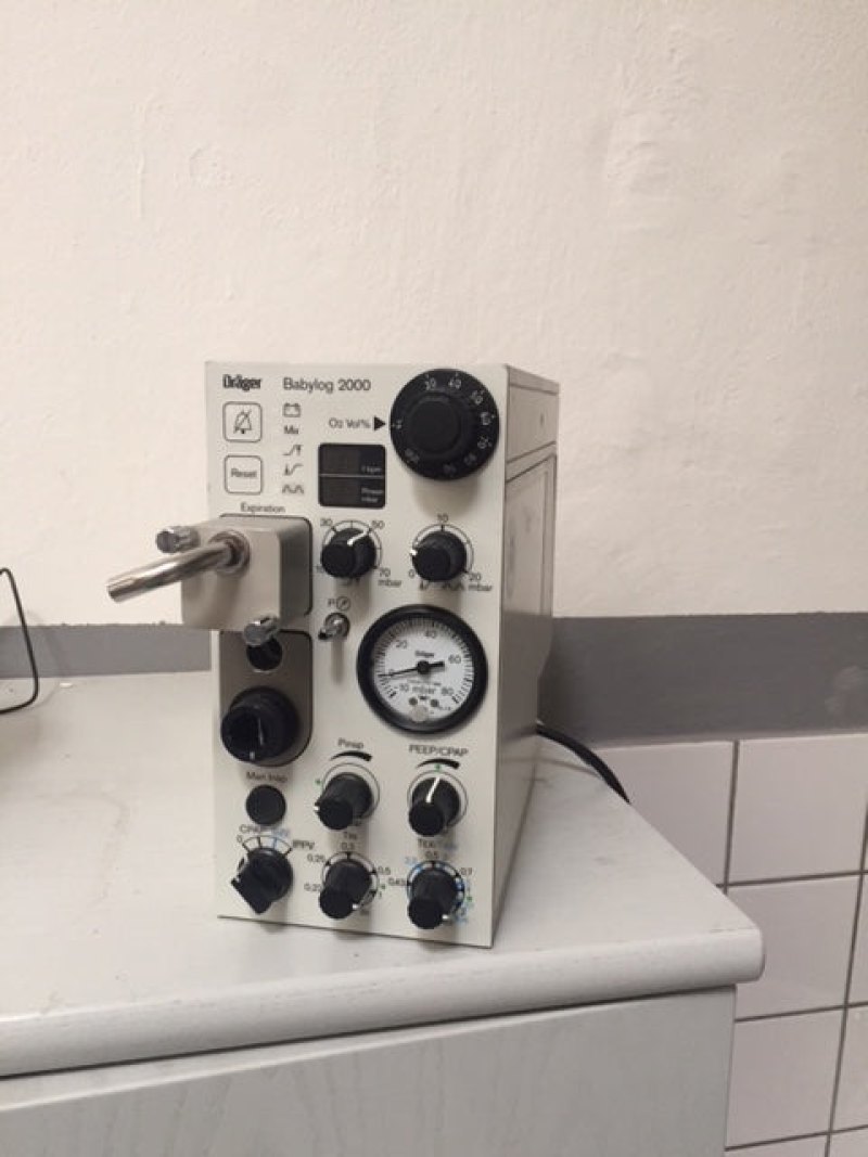 Dräger Babylog 2000 Beatmungsgerät für Kinder