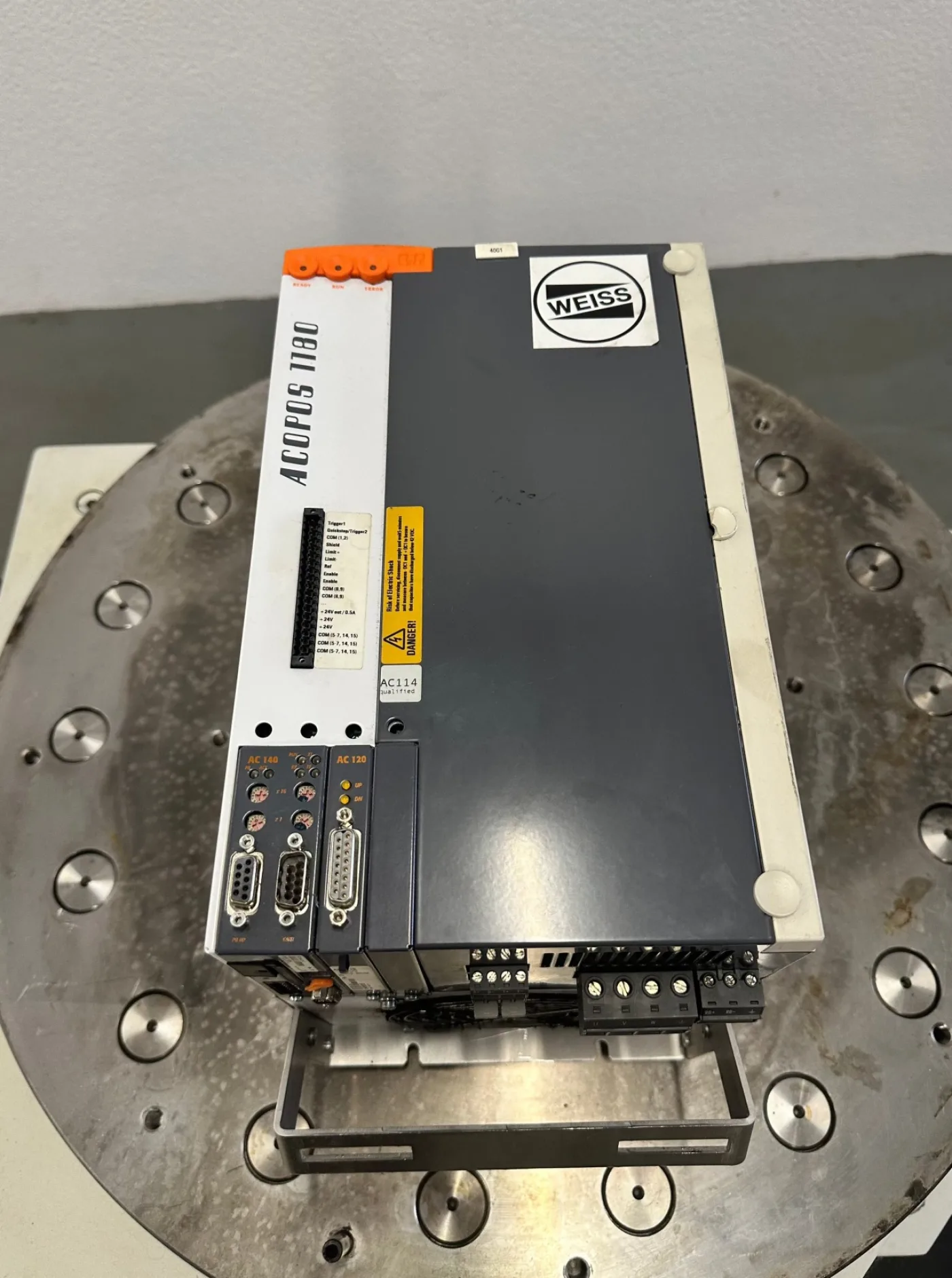 WEISS GmbH CR0700CA Schwerlasttisch mit Servoverstärker B&R 8V1180.00-2 - 8