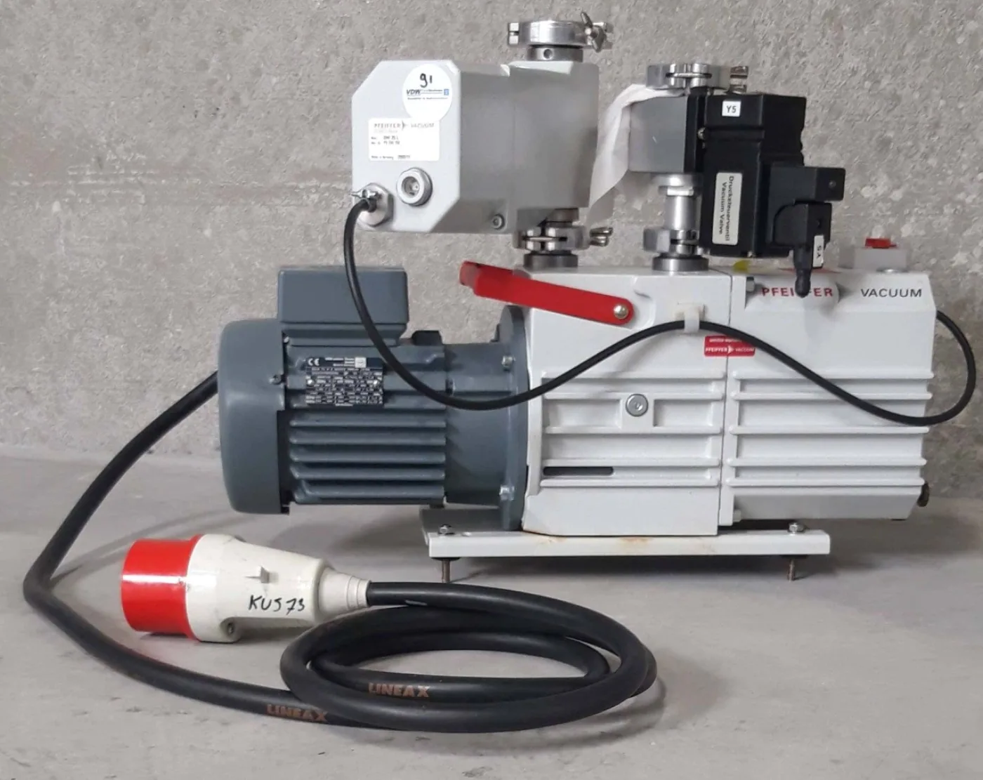 Pfeiffer DUO 10M Vacuümpomp - 1