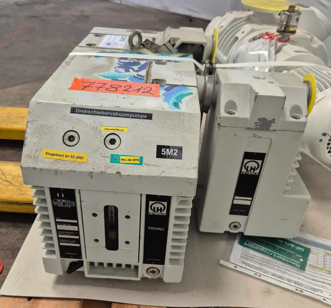 Trivac Drehschiebervakuumpumpe - D65B - 2