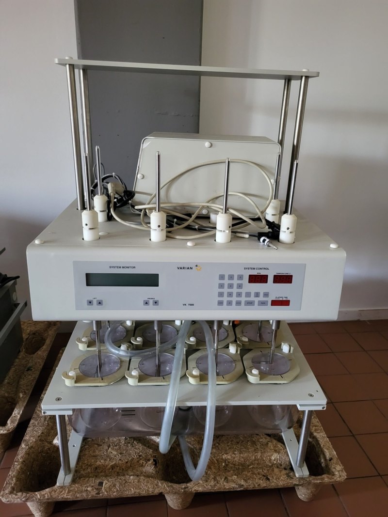 1870 - Used Varian VK7010 dissolution apparatus