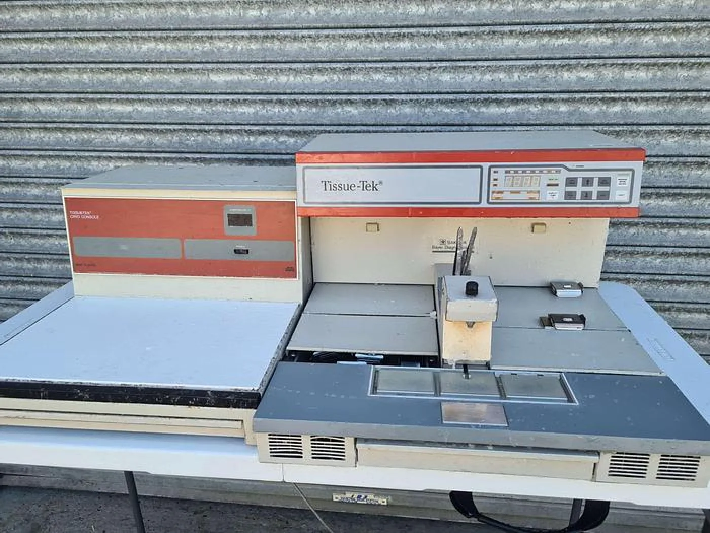 Tissue-Tek 4715 Embedding Console with Cryo Console - 6