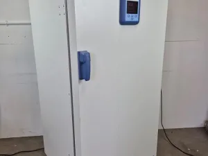 Thermo Scientific Heratherm IMH400-S Incubator