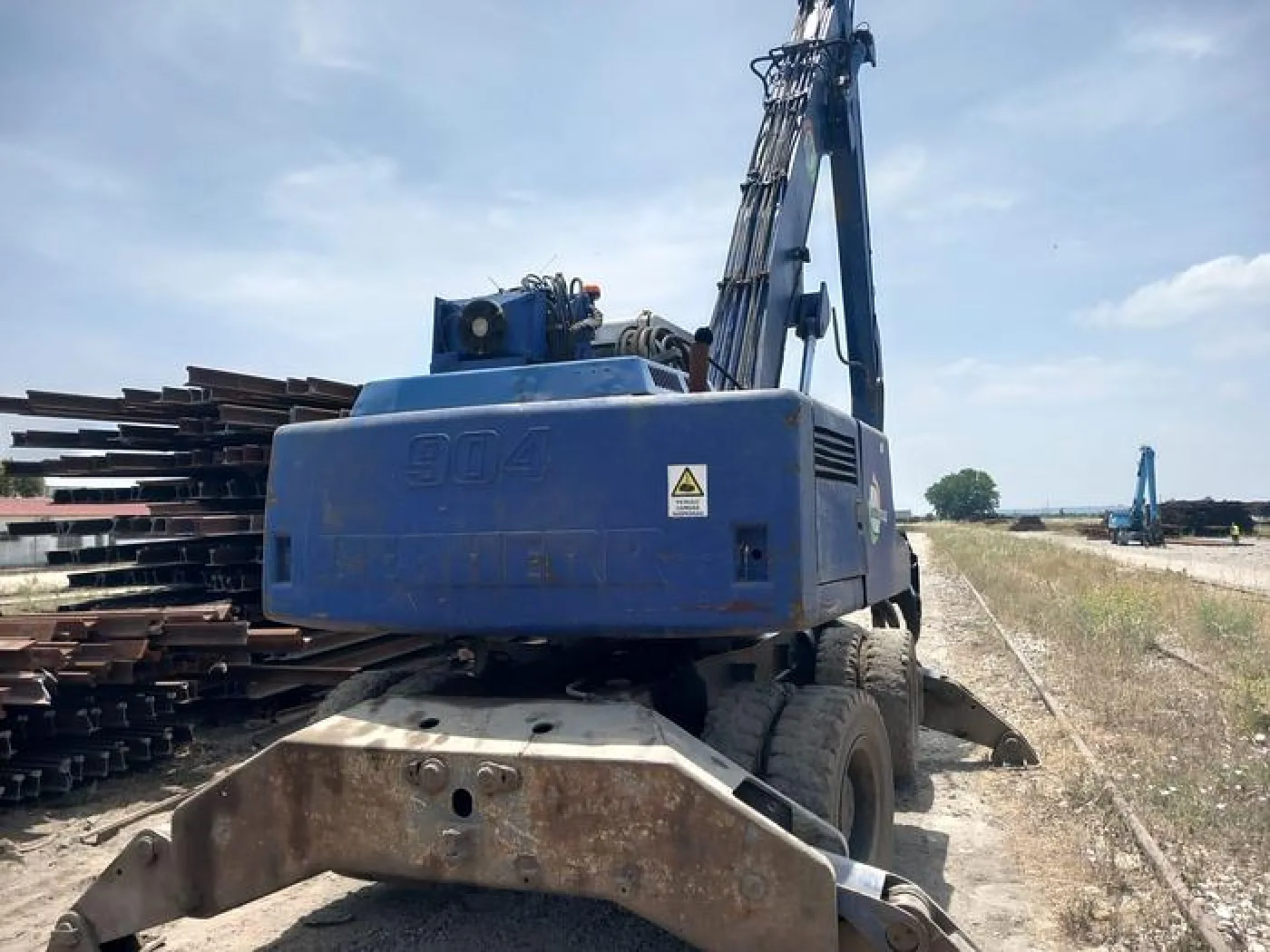 Liebherr A904 - 3