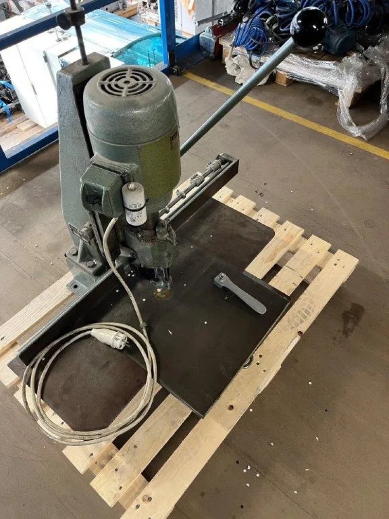 Hang 136 drilling machine
