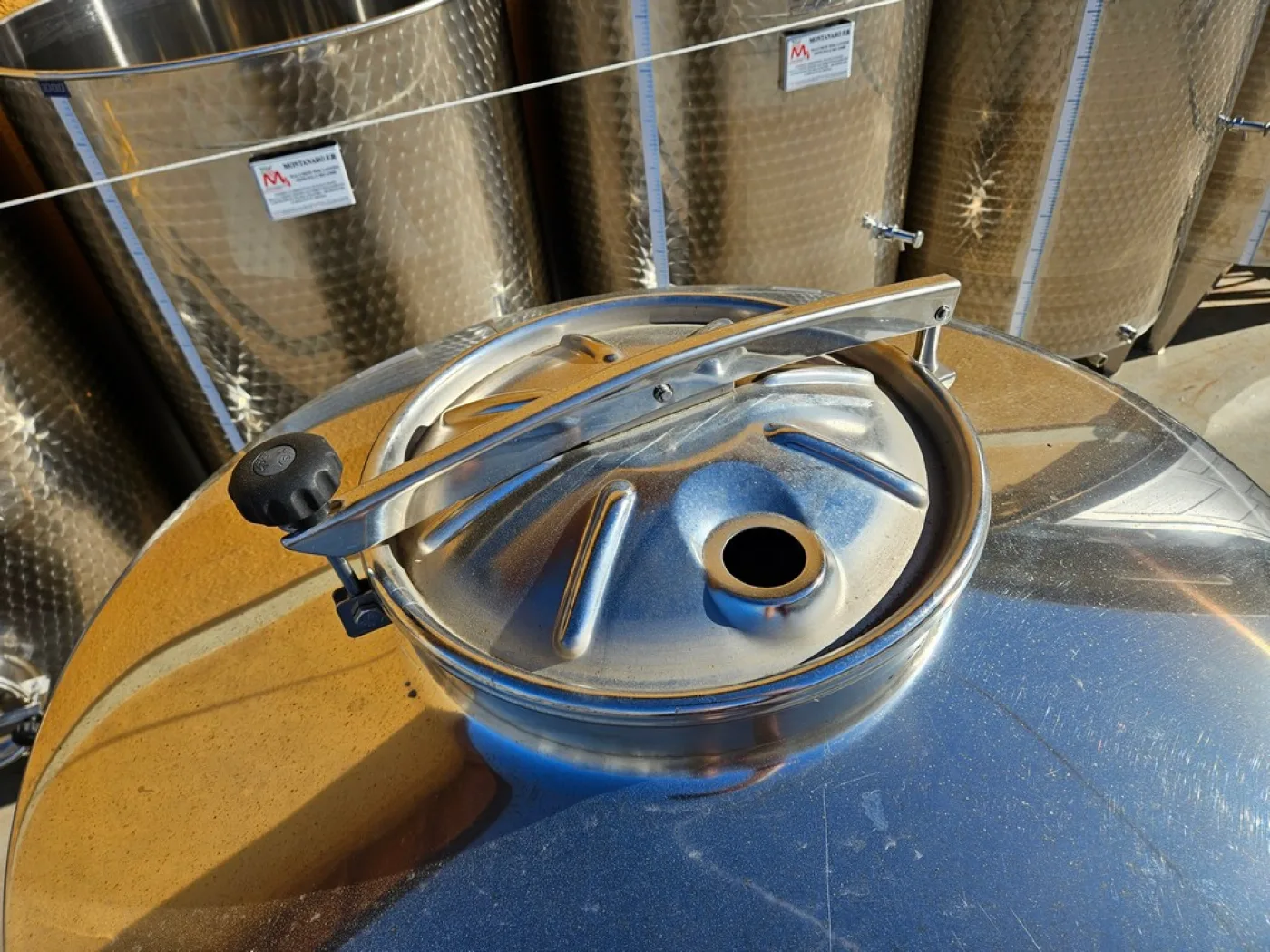 STAINLESS STEEL TANKS CAPACITY 1000, STORAGE MODEL, FLAT BOTTOM WITHOUT LEGS WITH BASEMENT NEW EQUIPMENT - 6