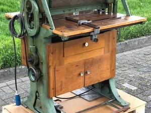 Kroll 700