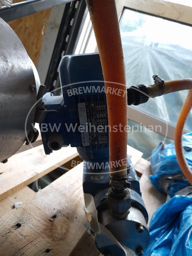 Piston pump