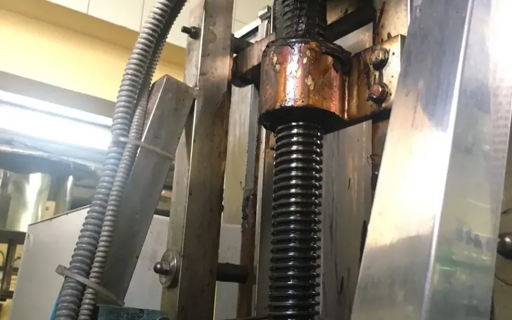 USED FAMSER A.SERRANO CARRIER FILLING AND CLOSING MACHINE