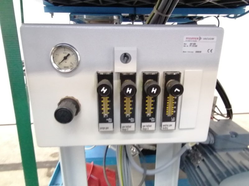 Pfeiffer Revodry 50 SM/ HRH-300 (incl booster) - Vacuum pump