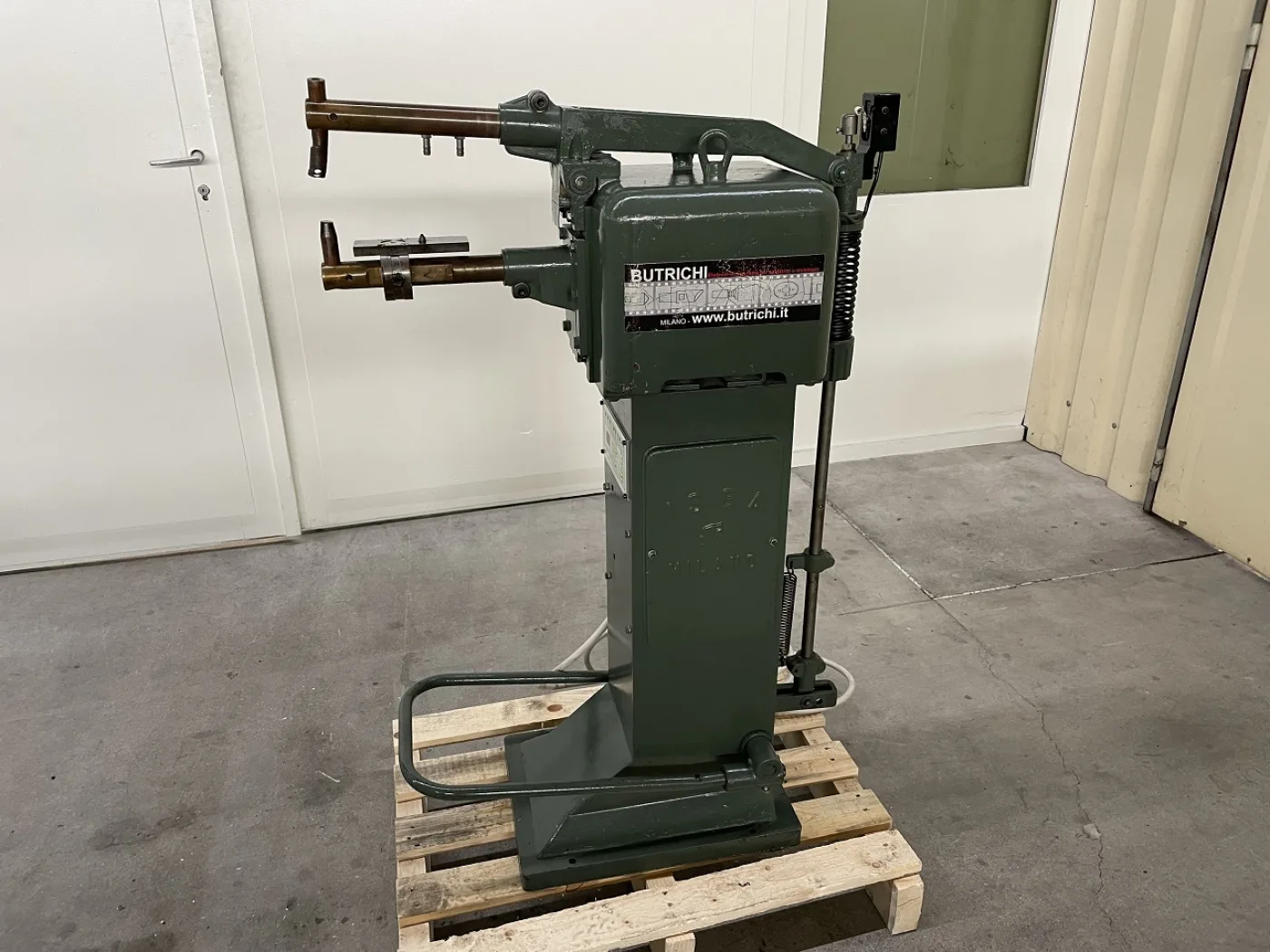 MACHINE A SOUDER PAR POINT “BUTRICHI” - 1