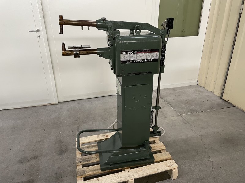 MACHINE A SOUDER PAR POINT “BUTRICHI”