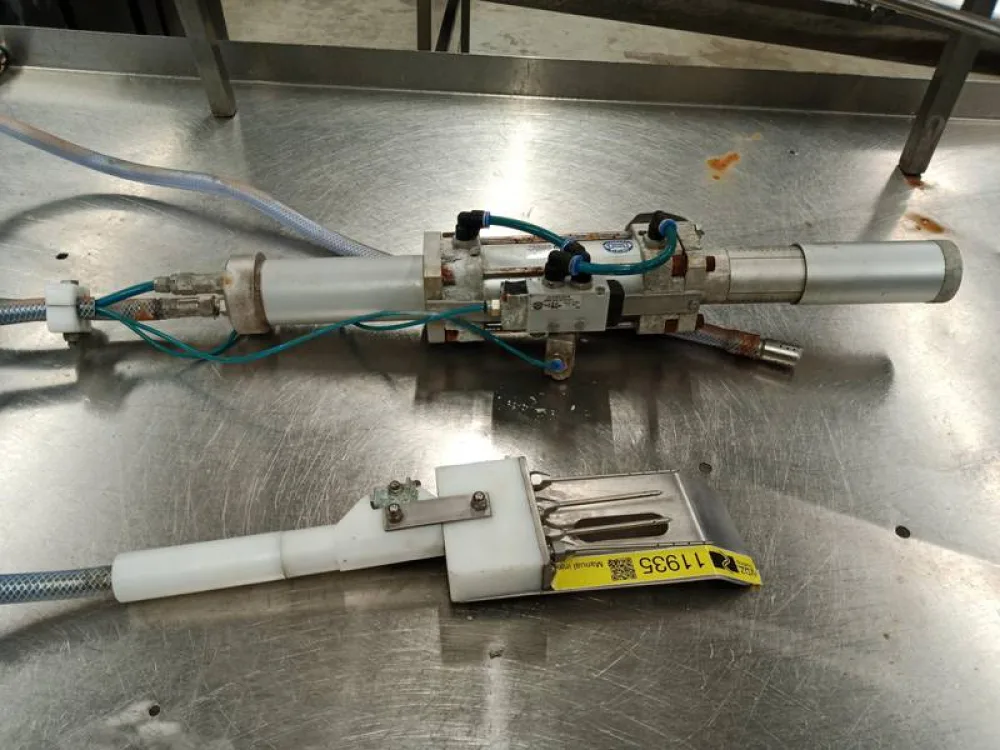 Manual injector