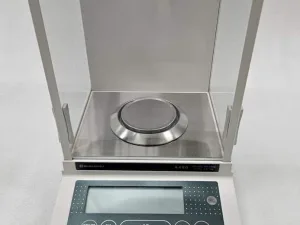 Shimadzu AX80 Analytische balans