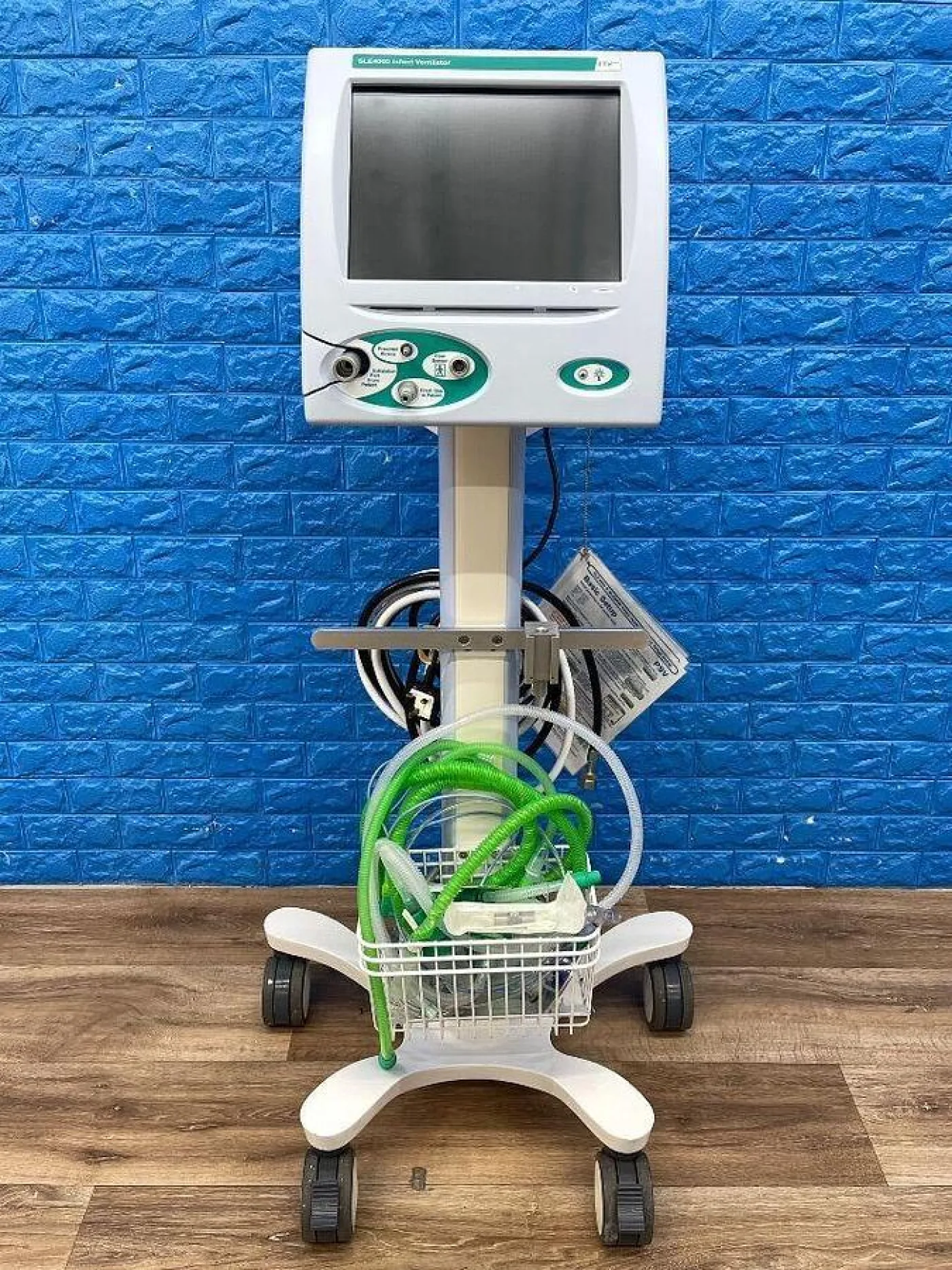 SLE 4000 Infant Ventilator YOM: 2010 - 1