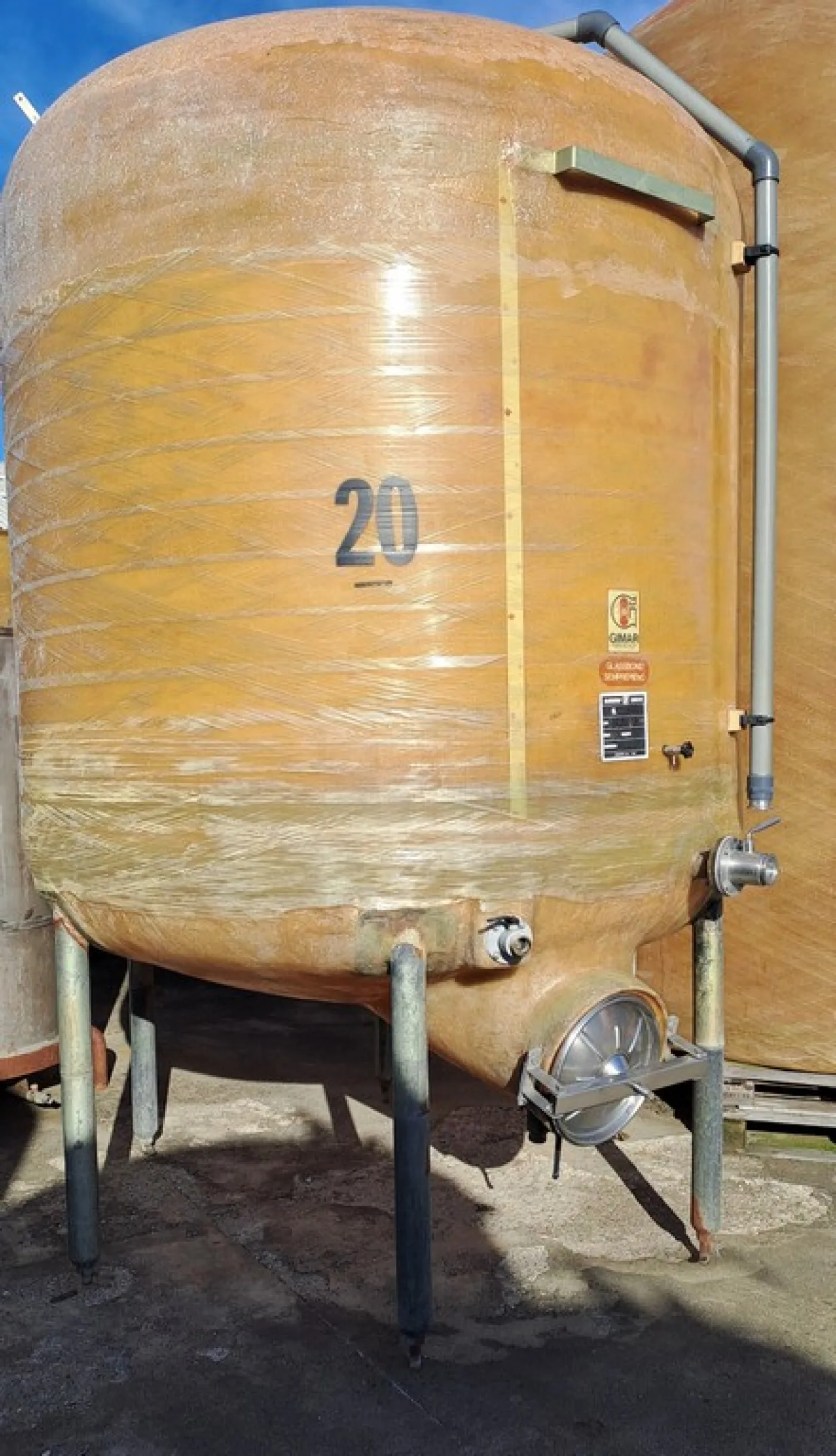 FIBERGLASS TANK MODEL STORAGE/VINIFICATION, CAPACITY 100 HL , WITH DRAIN OFF BOTTOM, SECOND HAND EQUIPMENT - 1