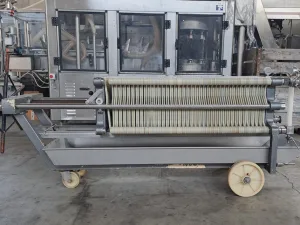 PLATES FILTER 40X40, PAINTED FRAME, 76 PLATES IN PLASTIC MATERIAL, SECOND-HAND MACHINE