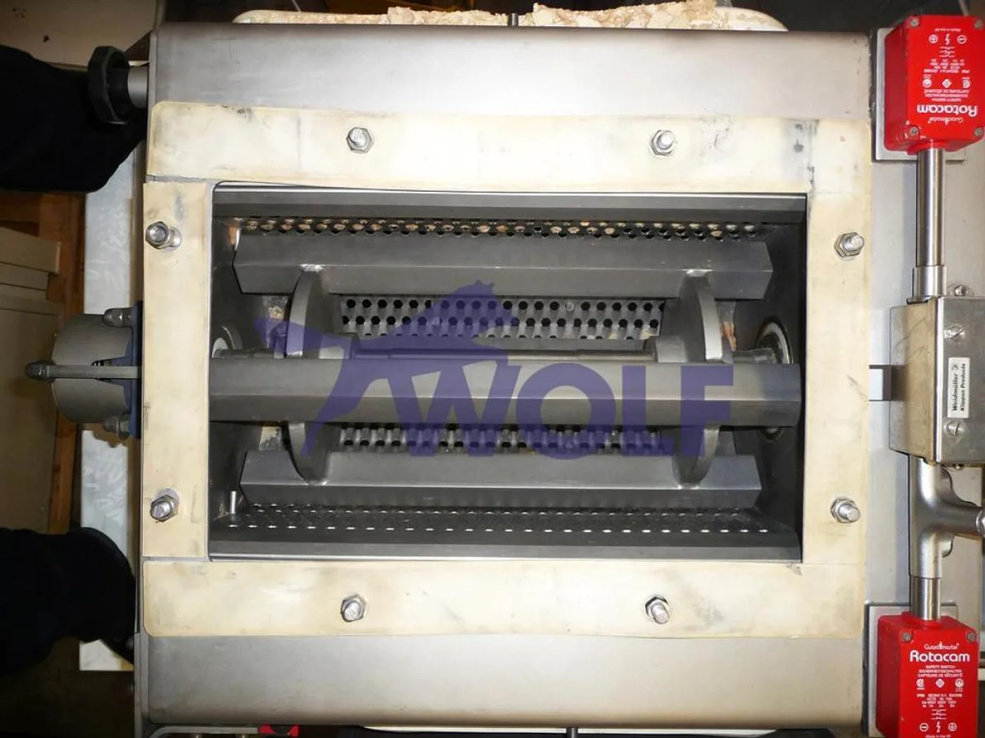 Zerkleinerungsmaschine KEMUTEC - Type M-305 als Horizontalreibe. - 3