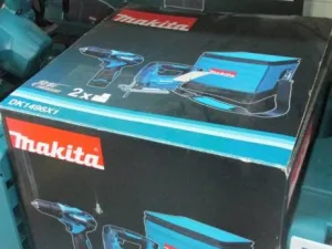 PROMOZIONE MAKITA TRAPANO HP330DWE+SEGHETTO JV100D.Z+GIACCA TERMICA