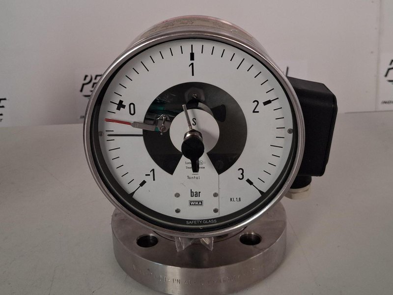 WIKA 452.50.160 Kontaktmanometer mit Grenzwertschalter