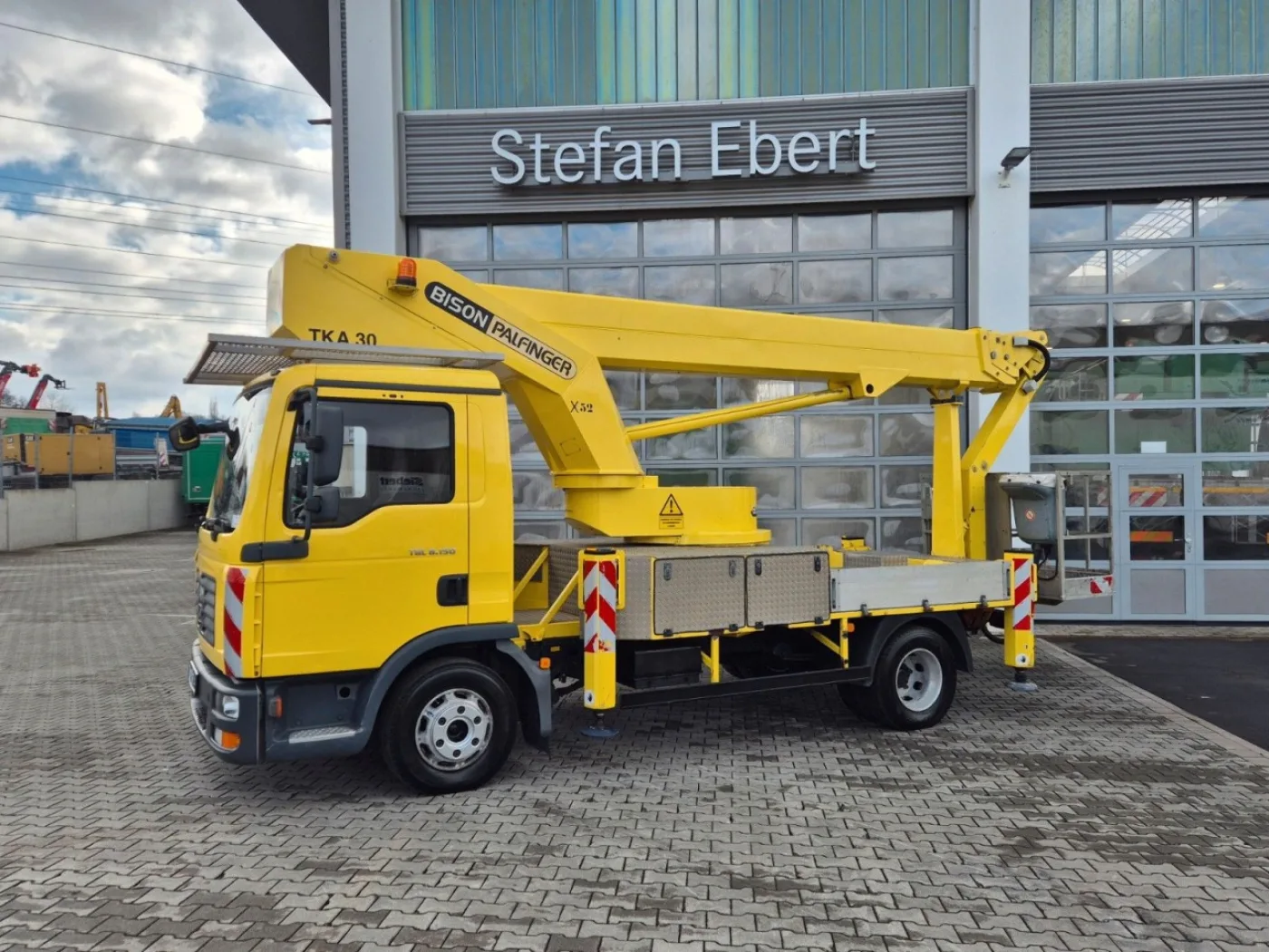 Man TGL 8.150 4x2 Bison Palfinger TKA 30 - 5