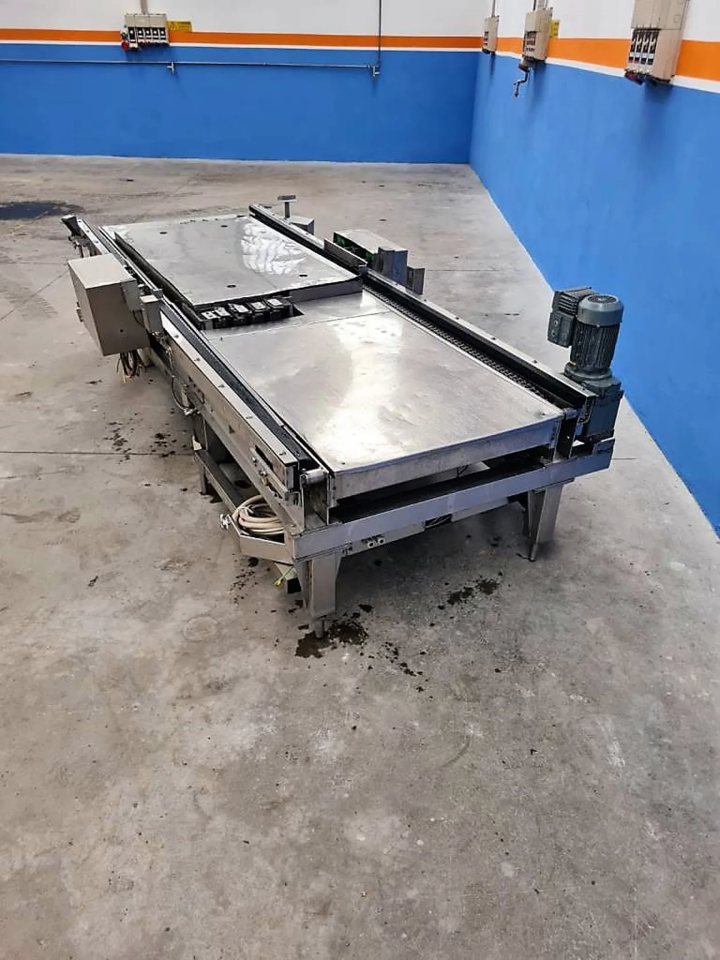 PIATTAFORMA ELEVATORE CARRELLI - 3