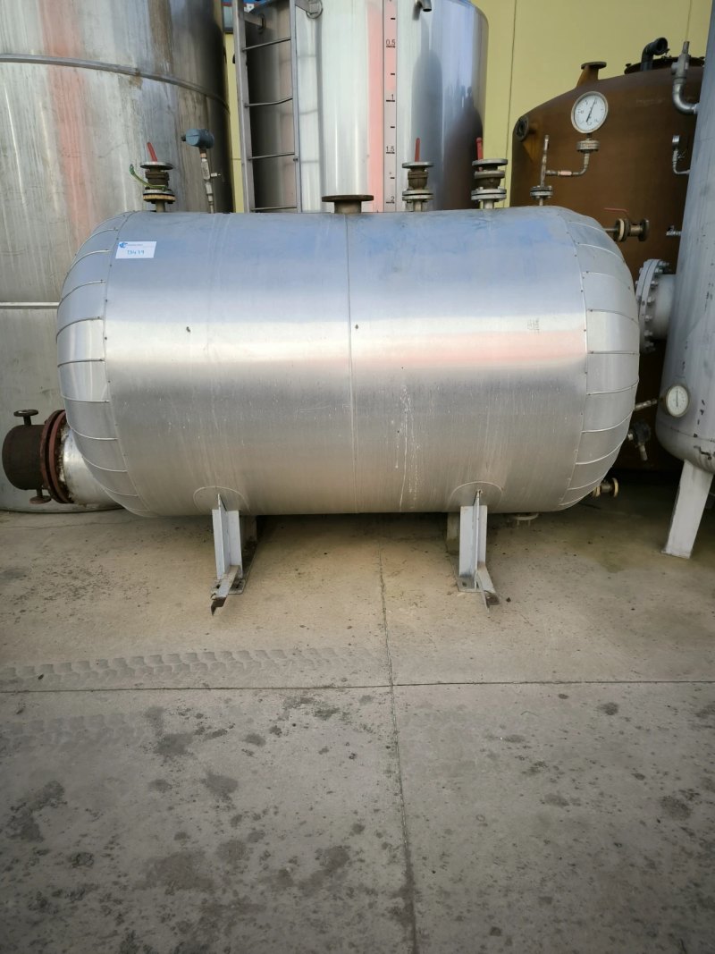 TANK IN STAINLESS STEEL 316 OF 4500 LITRES HEATED WITH HEAT EXCHANGER