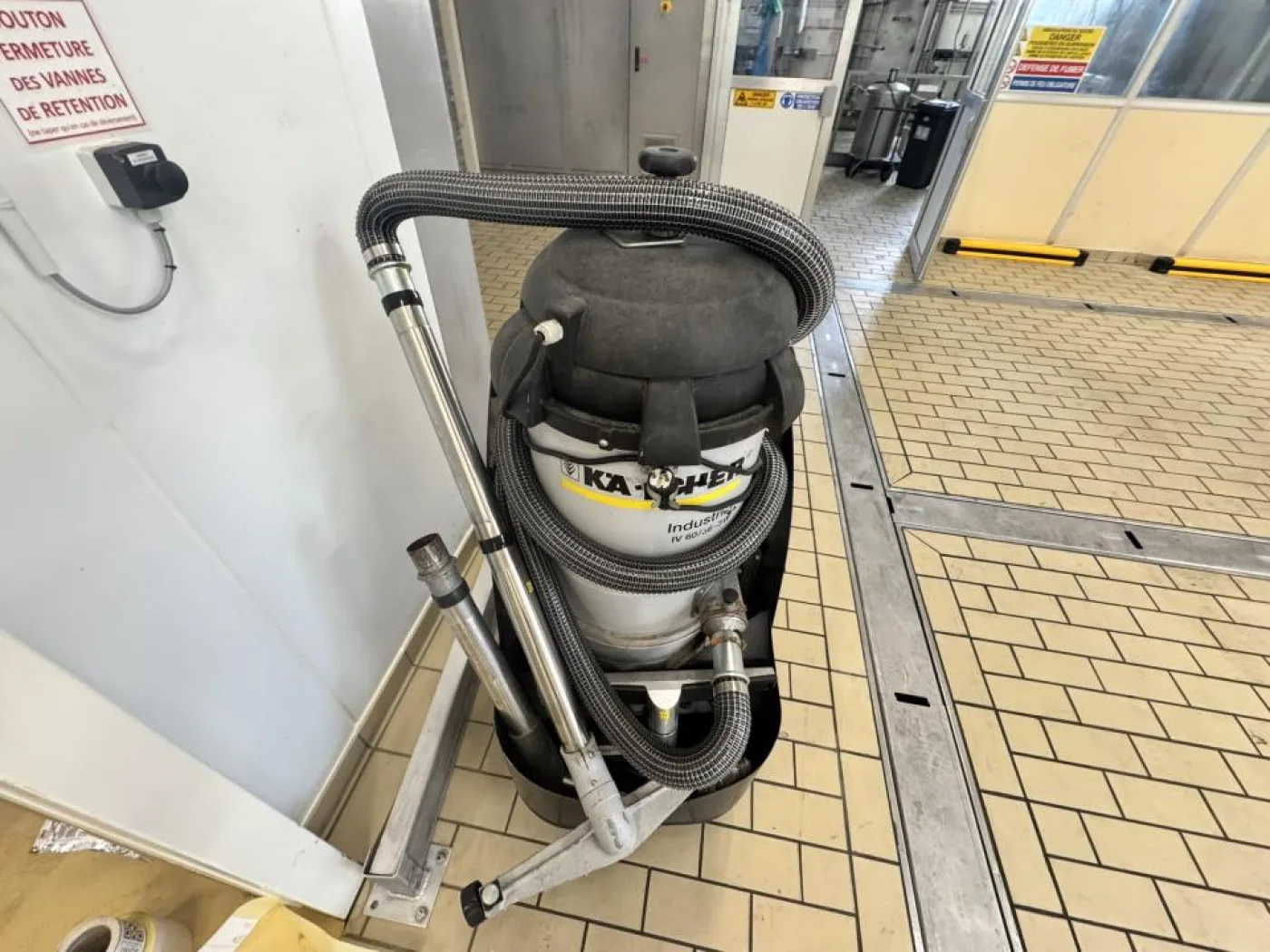 2010 Kärcher professional Industriell wet/dry vacuum cleaner - 5