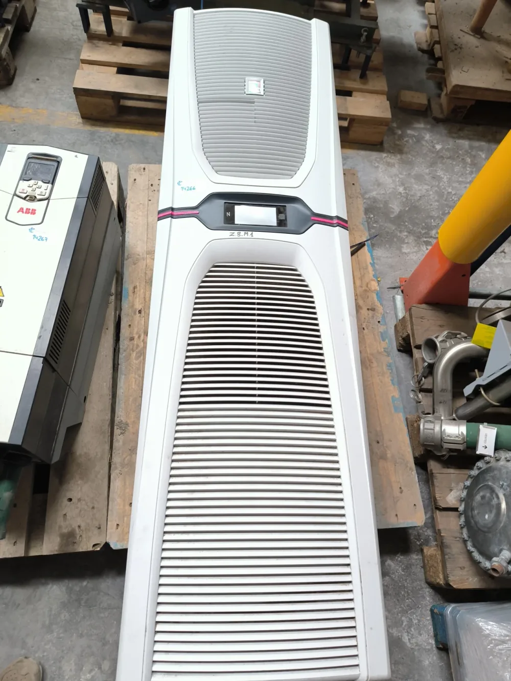 WALL-MOUNTED ENCLOSURE COOLING UNIT RITTAL BLUE e+ SK3189940