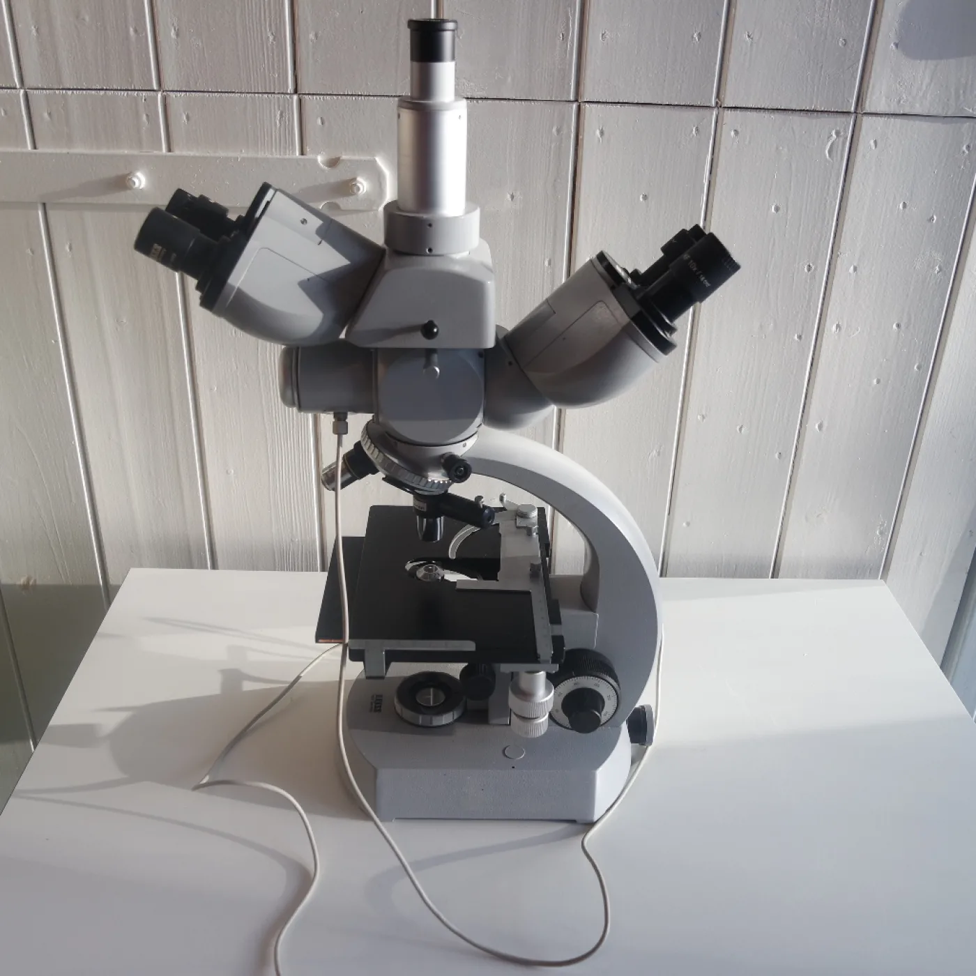 1140 - Used Carl Zeiss trinocular microscope 054850 - 1