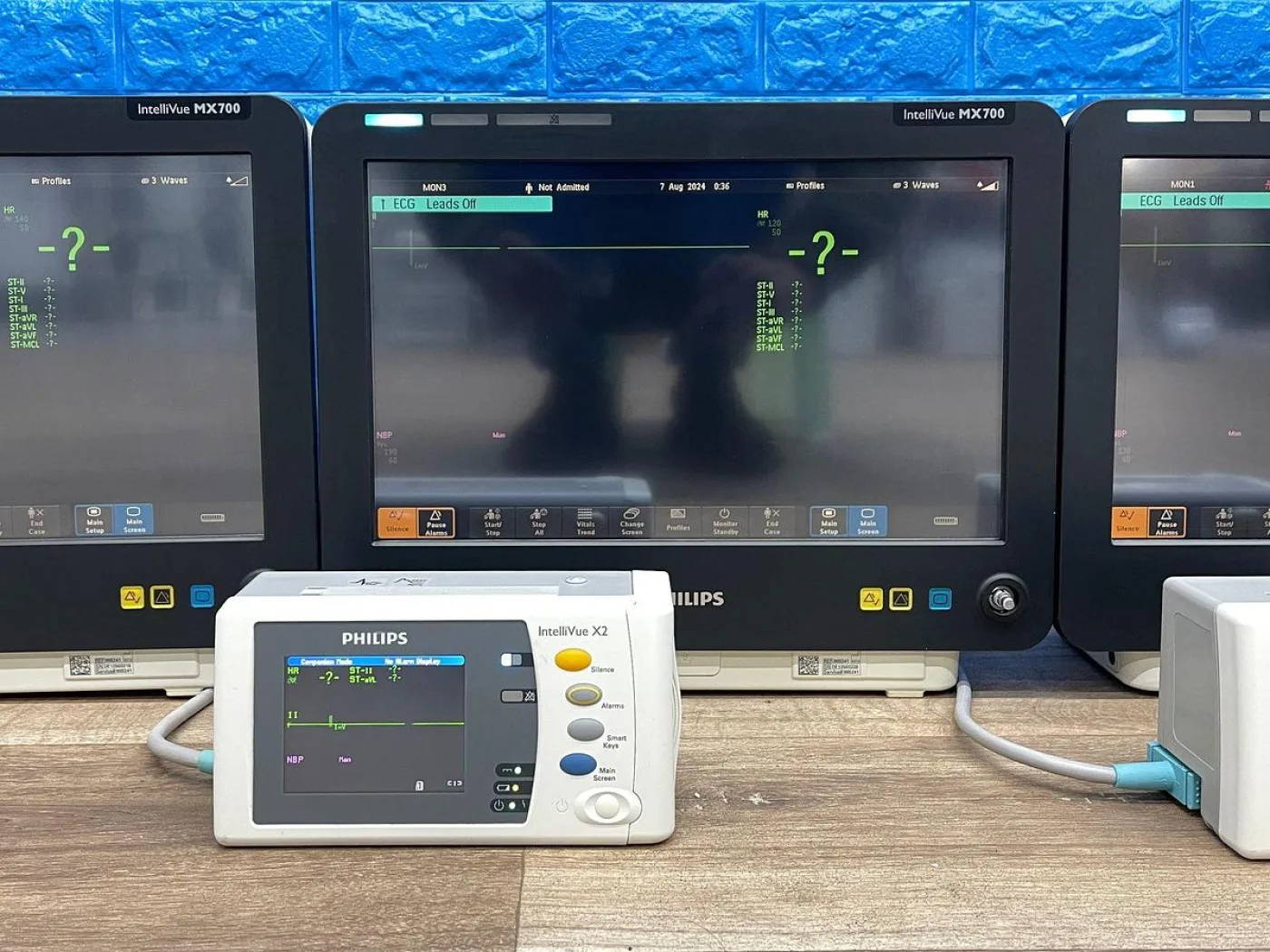 Philips MX 700 Patient Monitor YOM: 2012 - 4