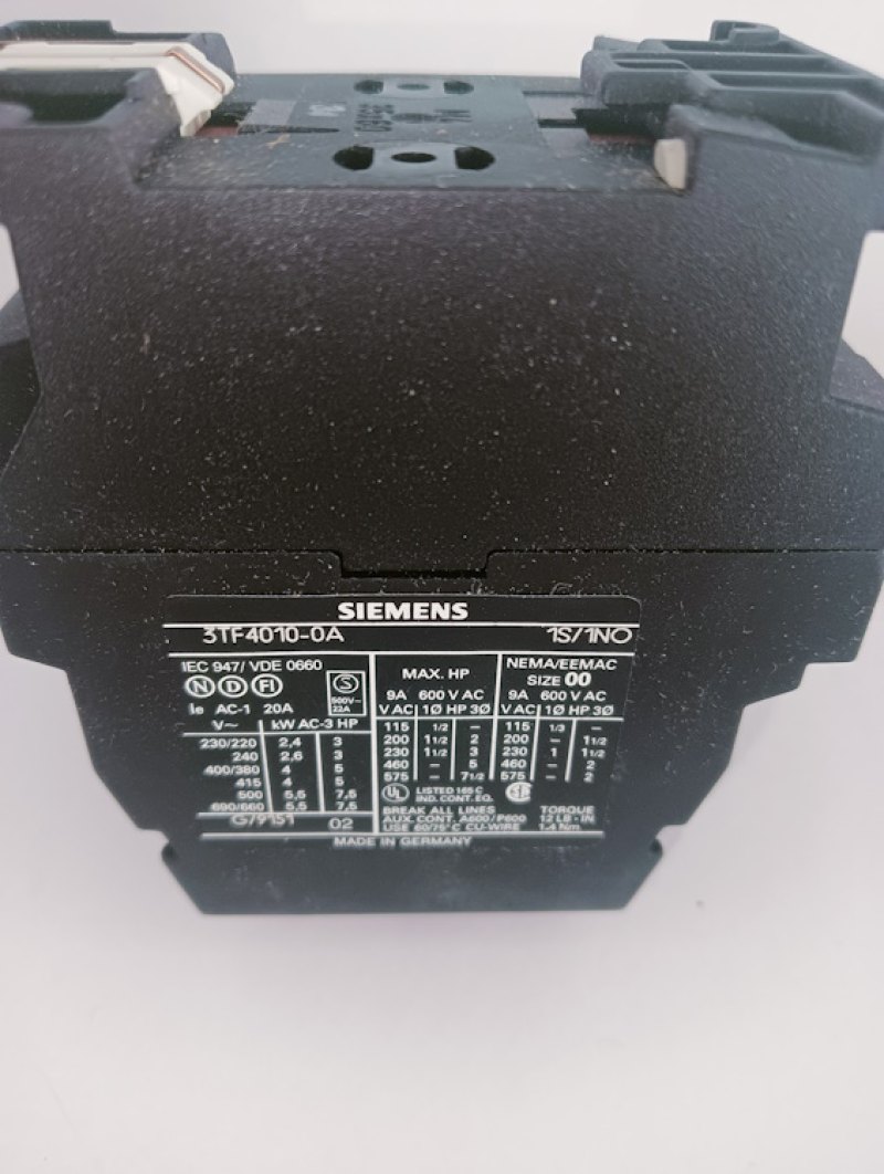 Siemens Schütz Nr. 3TF40 10-0AG2