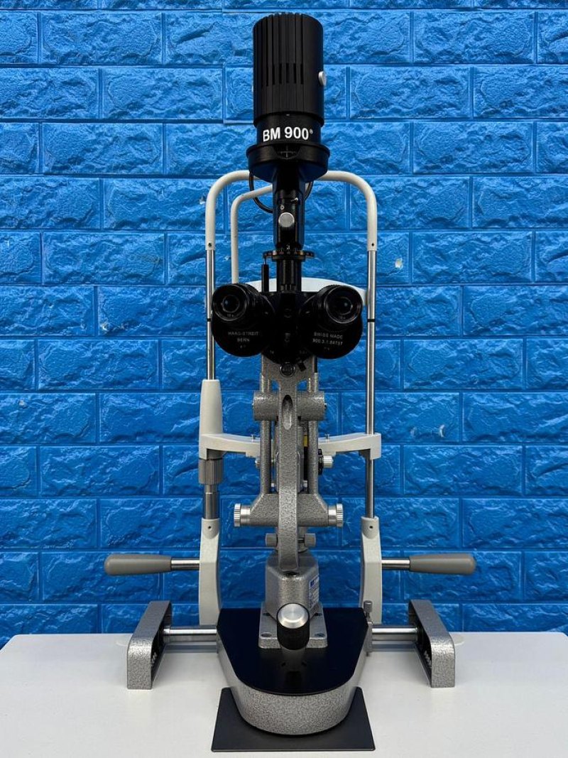 Haag Streits Slit Lamp BM 900 REF: 7200013 YOM: 2010