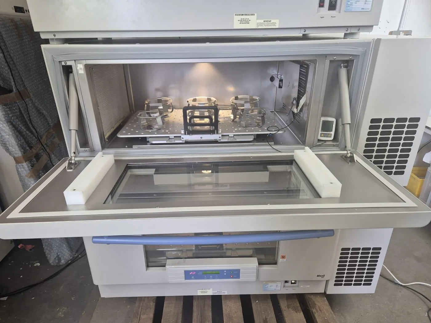 Thermo Scientifi Max SHKE8000 Orbital Shaker-Incubator - 4