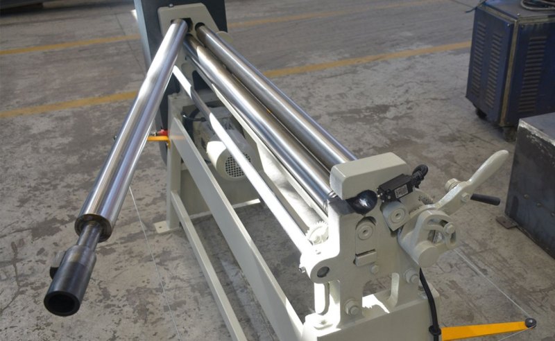 Motorische 3-Walzen Blecheinrundbiegemaschine IR 1050 x 75