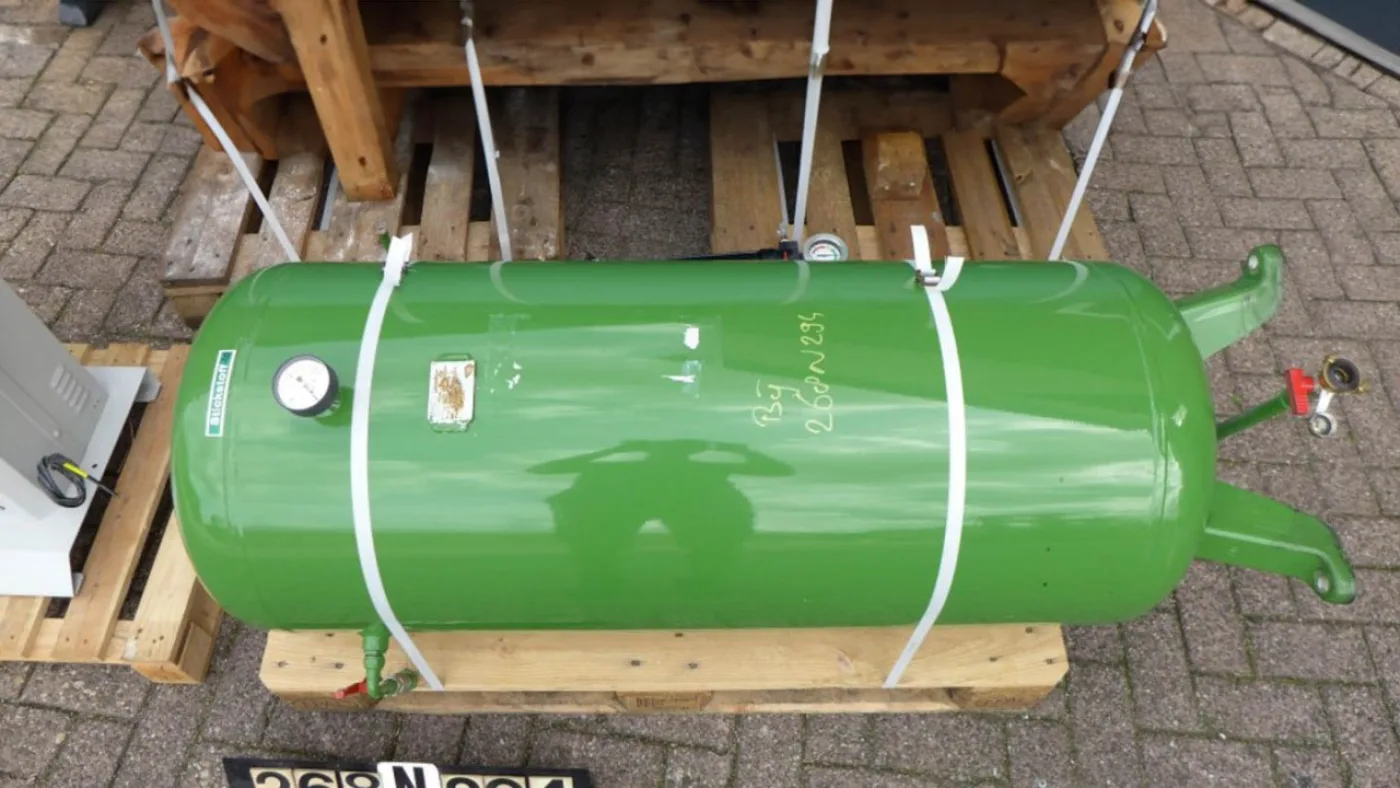 Parker Balston NITROGEN GENERATOR N2-22 - Miscellaneous - 4