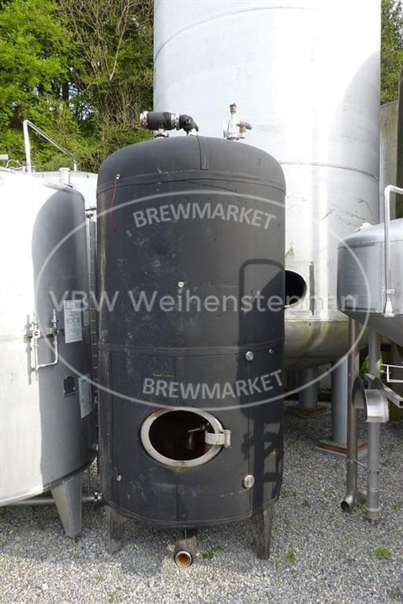 Hot water tank