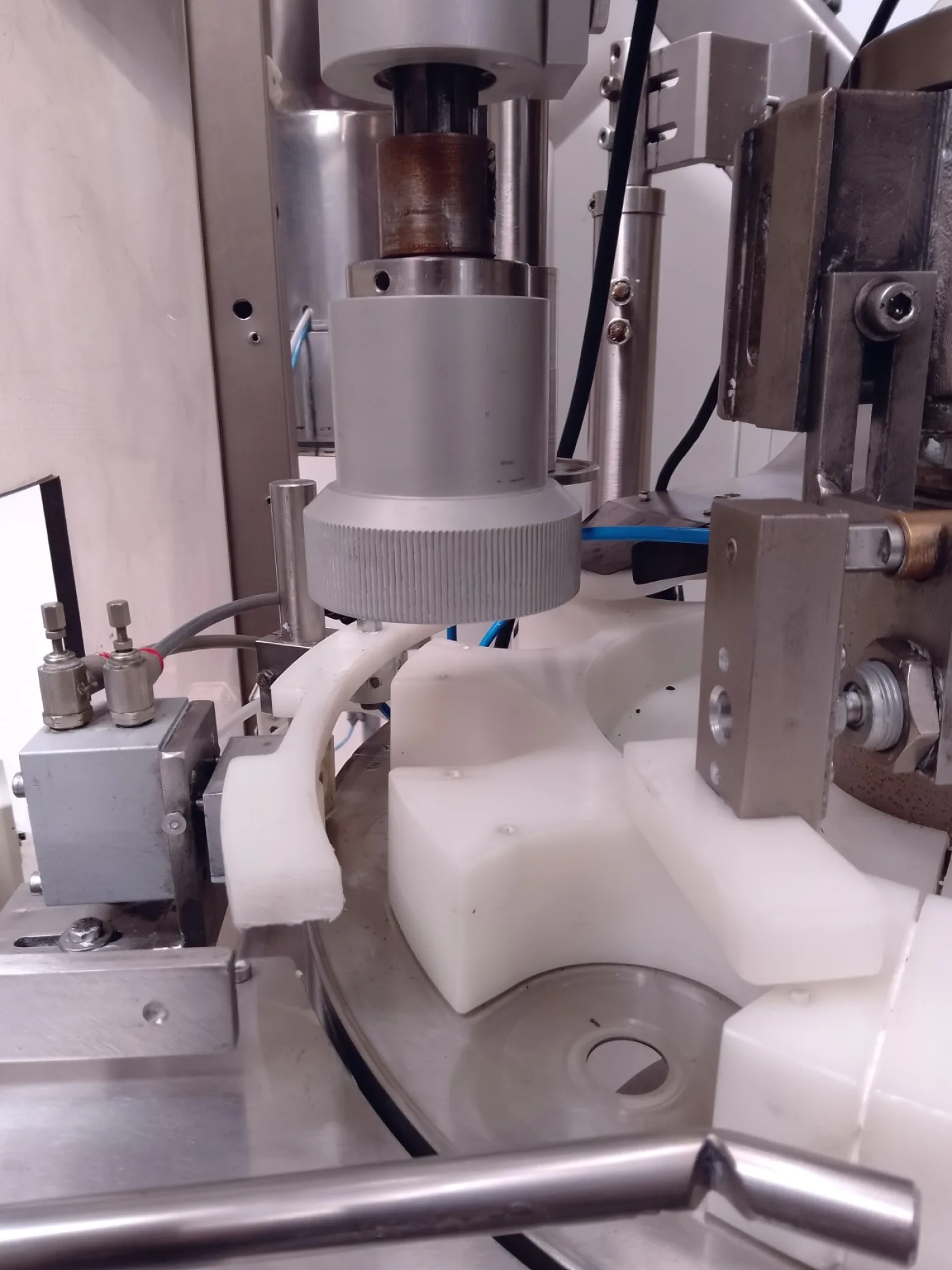 RIEMPITRICE PER VASETTI E TUBETTI – UNIPAC (ROMACO) – MOD. SILVER 75 - 2