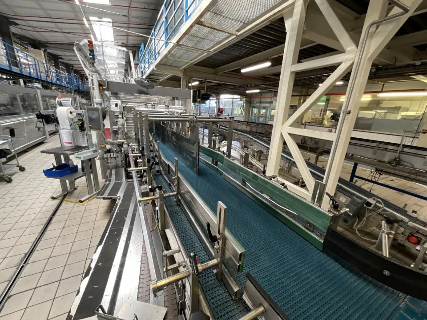 2014 KHS KHS TSP A-M Tray Packer and Shrink Wrapper - Line 1 - 8